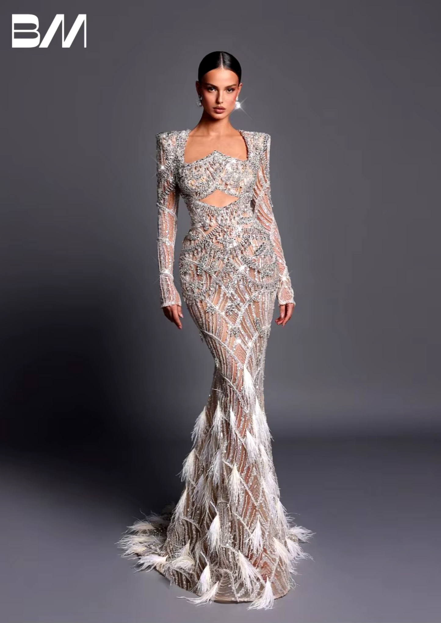 Robe de soirée sirène argentée de luxe, robe de bal découpée, perles, paillettes, plumes