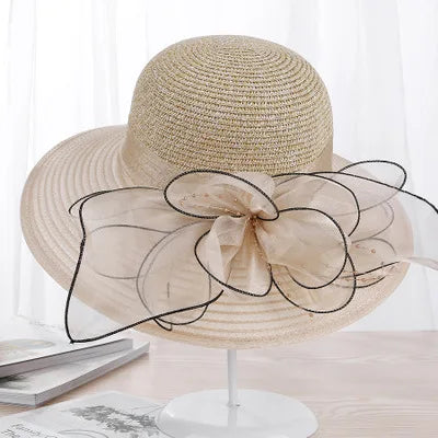 Chapeau de soleil élégant à large bord, seau à fleurs en soie