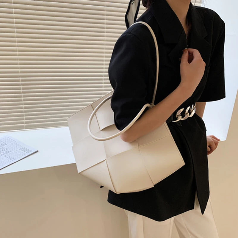 Article comforme à l'image, créez votre style en choisissant votre taille, couleur pour une satifaction parfaite!