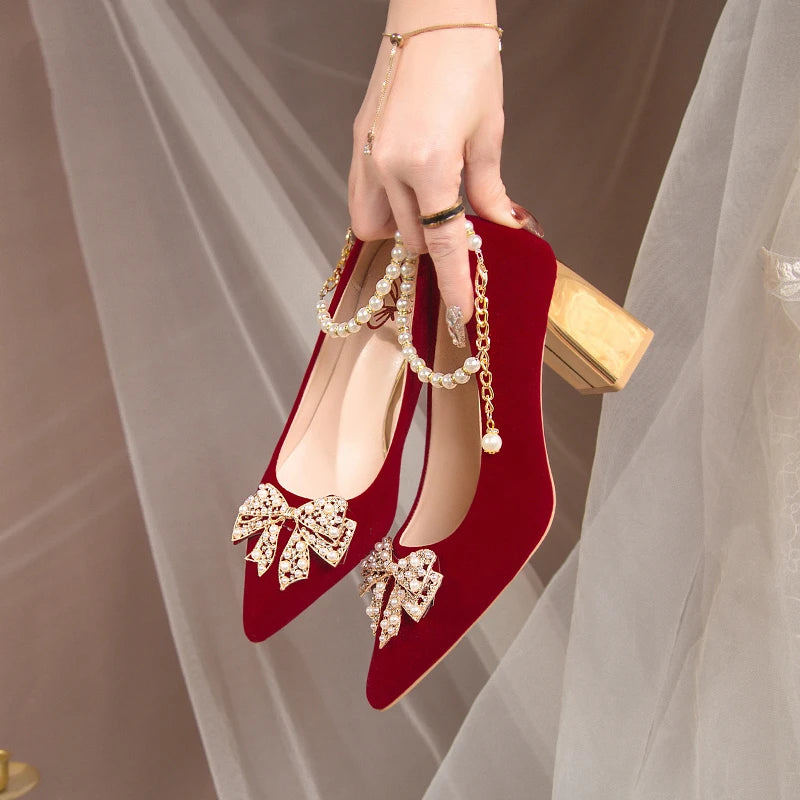 Chaussures de soirée de mariage à nœud papillon en perles rouges pour femmes, escarpins à talons fins avec perles