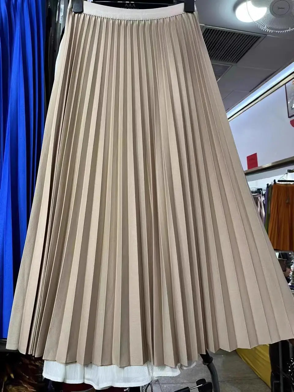 Article comforme à l'image, créez votre style en choisissant votre taille, couleur pour une satifaction parfaite!