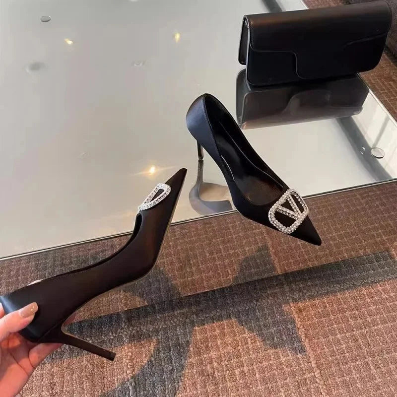 Article comforme à l'image, créez votre style en choisissant votre taille, couleur pour une satifaction parfaite!