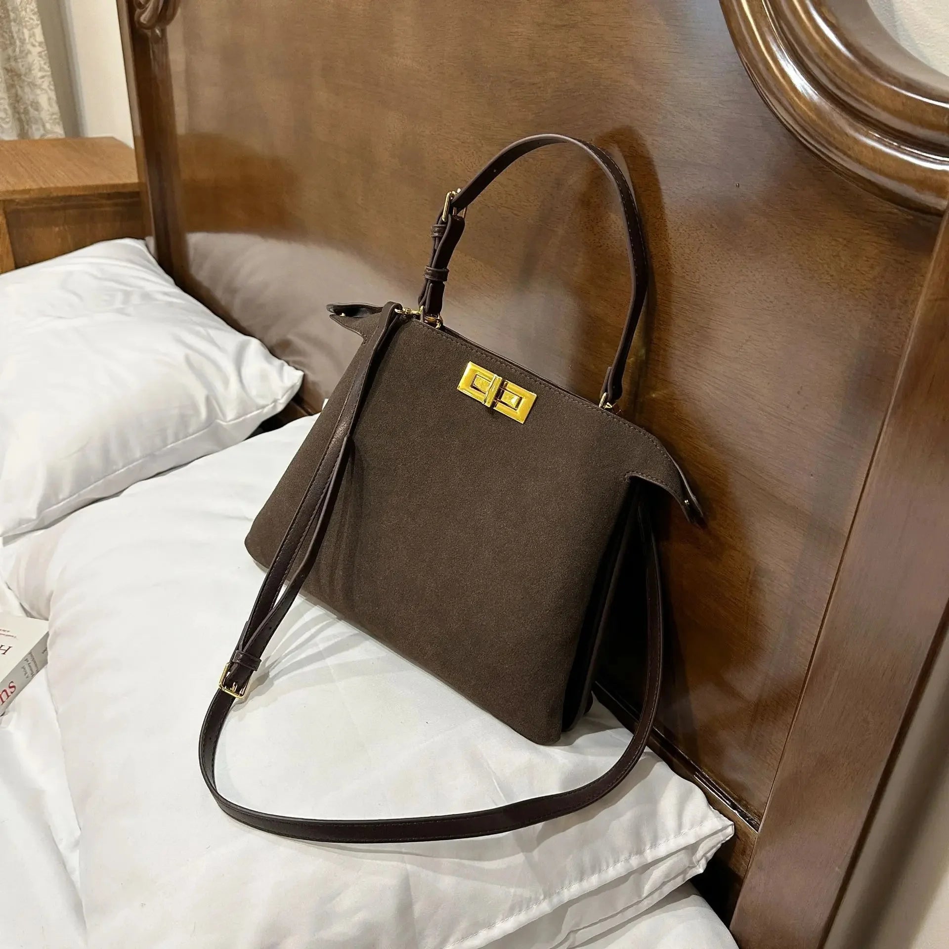 Article comforme à l'image, créez votre style en choisissant votre taille, couleur pour une satifaction parfaite!