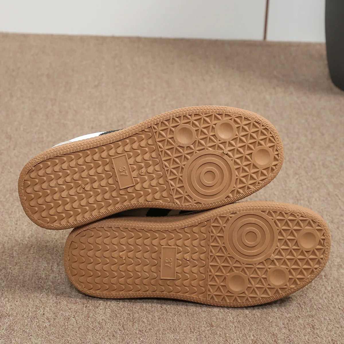 Article comforme à l'image, créez votre style en choisissant votre taille, couleur pour une satifaction parfaite!