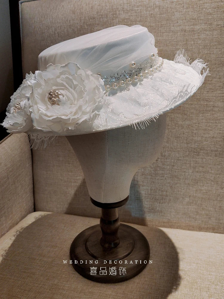 Chapeau de mariage français blanc en maille, décoré de perles, fleur plate, Fedoras élégants