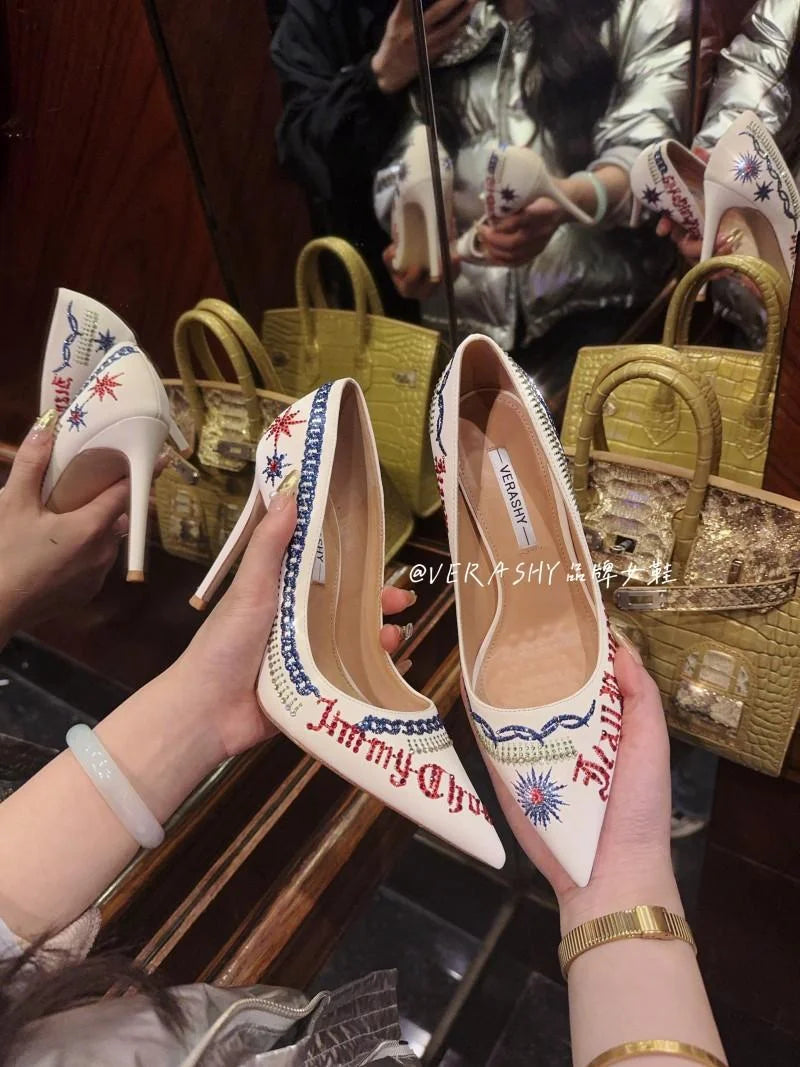 Article comforme à l'image, créez votre style en choisissant votre taille, couleur pour une satifaction parfaite!