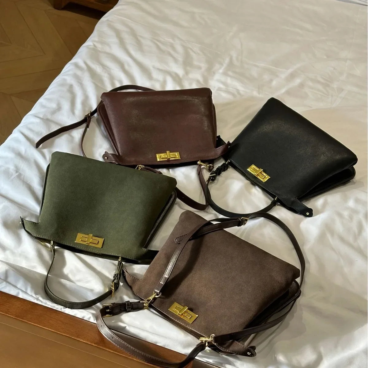 Article comforme à l'image, créez votre style en choisissant votre taille, couleur pour une satifaction parfaite!