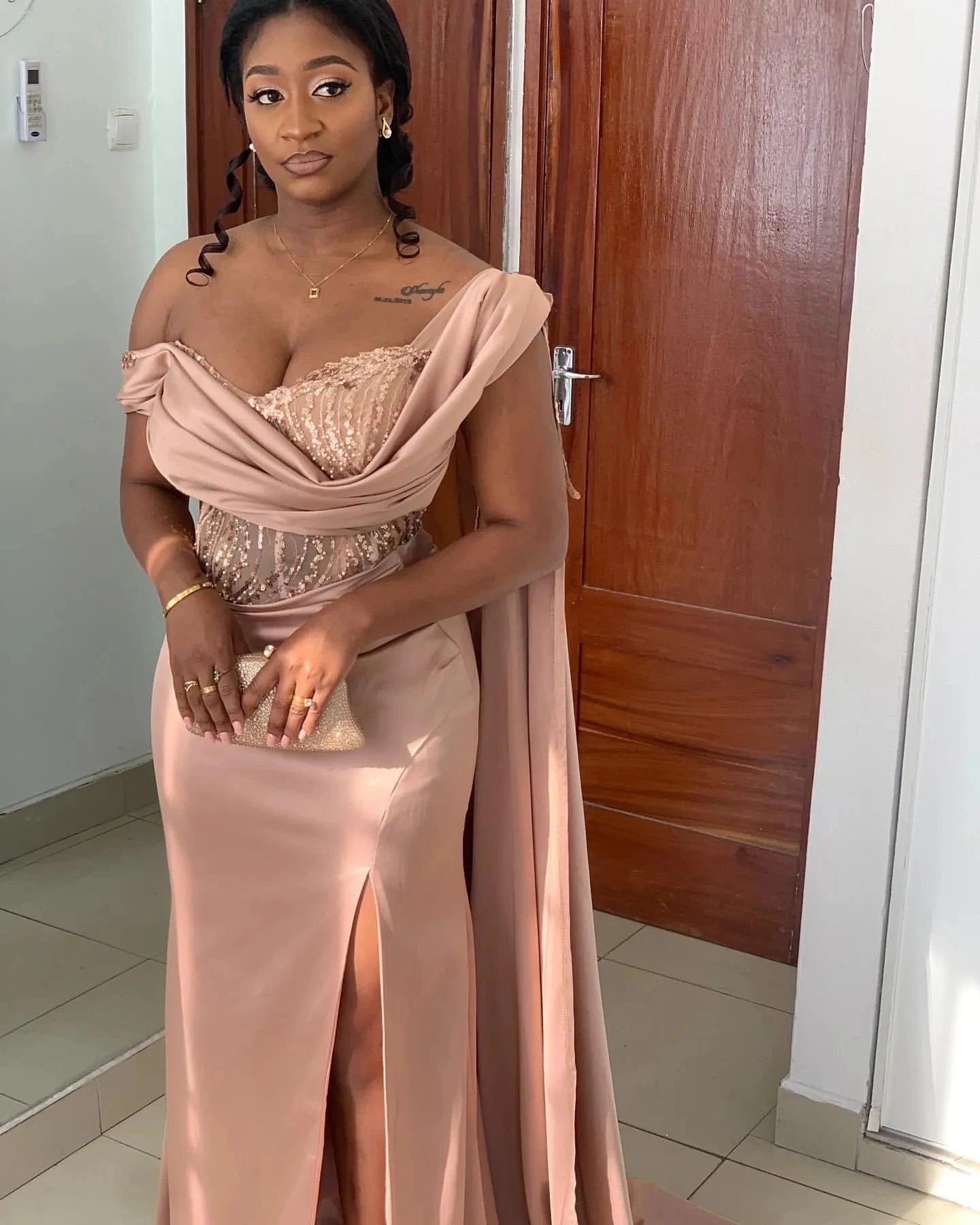 Article comforme à l'image, créez votre style en choisissant votre taille, couleur pour une satifaction parfaite!