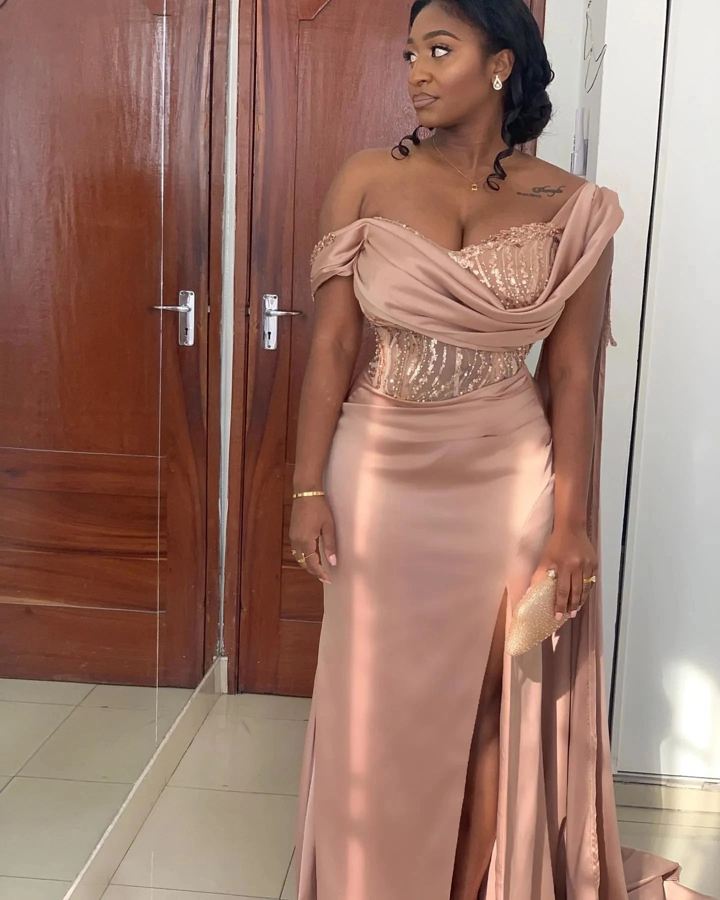 Article comforme à l'image, créez votre style en choisissant votre taille, couleur pour une satifaction parfaite!