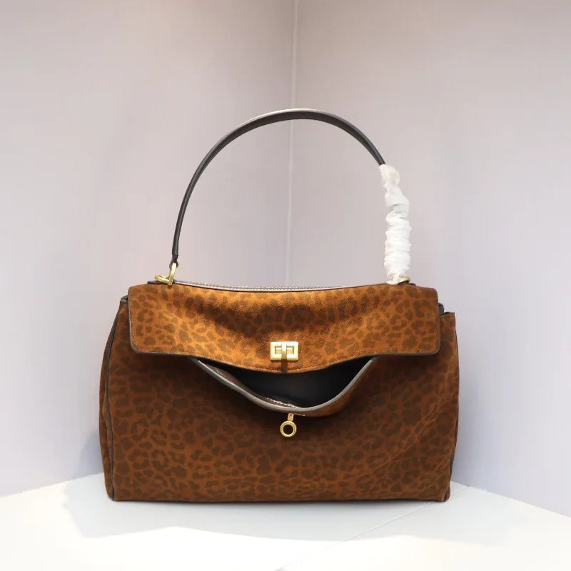 Article comforme à l'image, créez votre style en choisissant votre taille, couleur pour une satifaction parfaite!