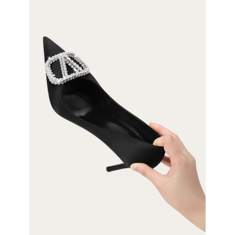 Article comforme à l'image, créez votre style en choisissant votre taille, couleur pour une satifaction parfaite!