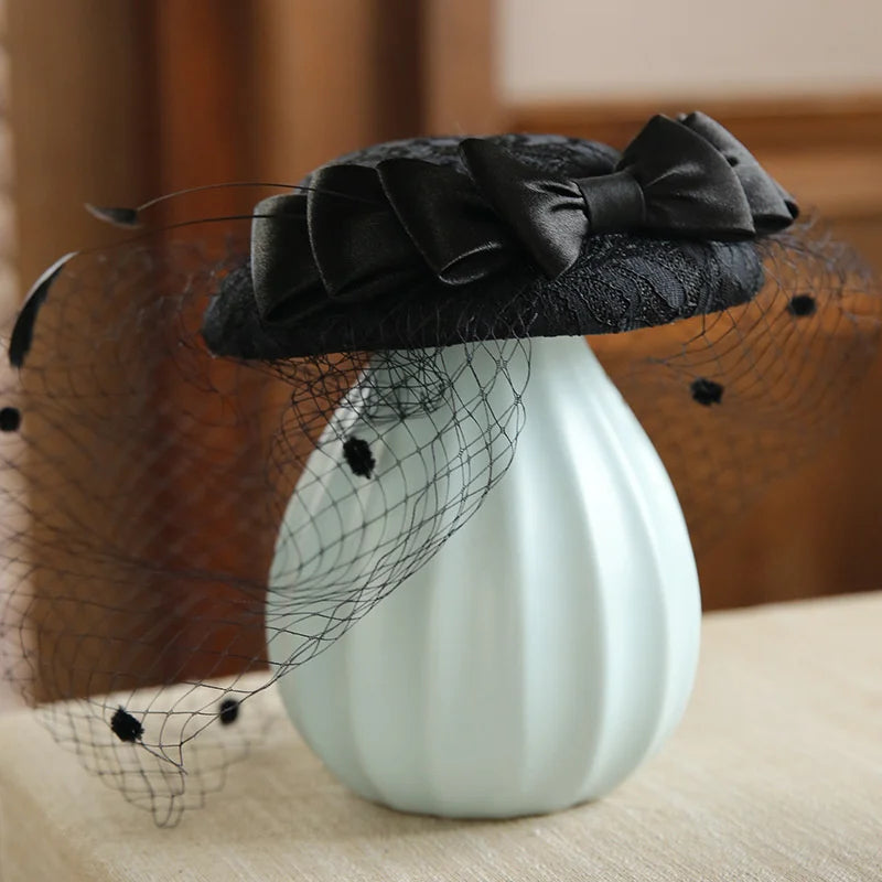 Chic, accessoires en plumes, voile, chapeau fascinateur, couvre-chef kentucky