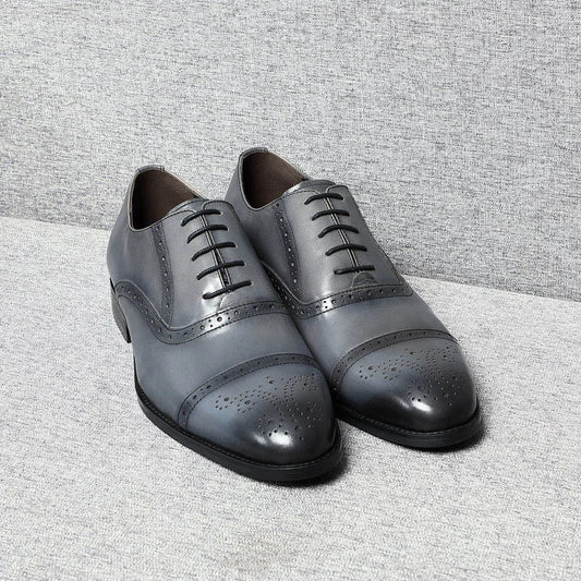 Richelieus classiques de style britannique sculptés gris Oxfords élégants pour hommes chaussures formelles en cuir véritable naturel