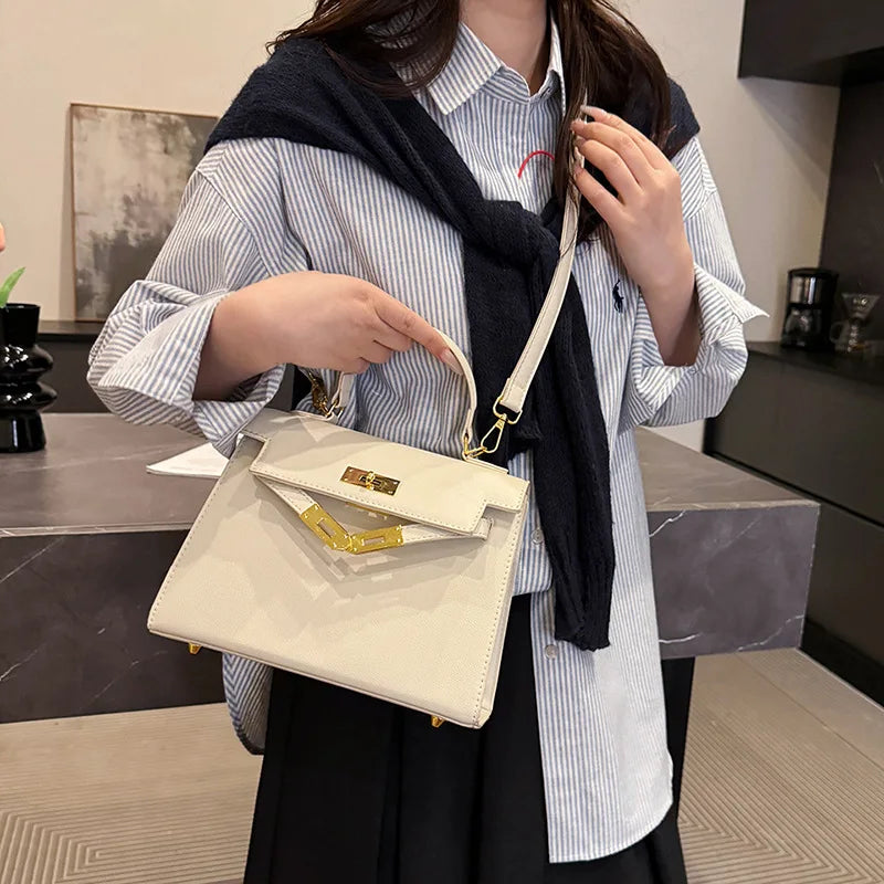 Article comforme à l'image, créez votre style en choisissant votre taille, couleur pour une satifaction parfaite!