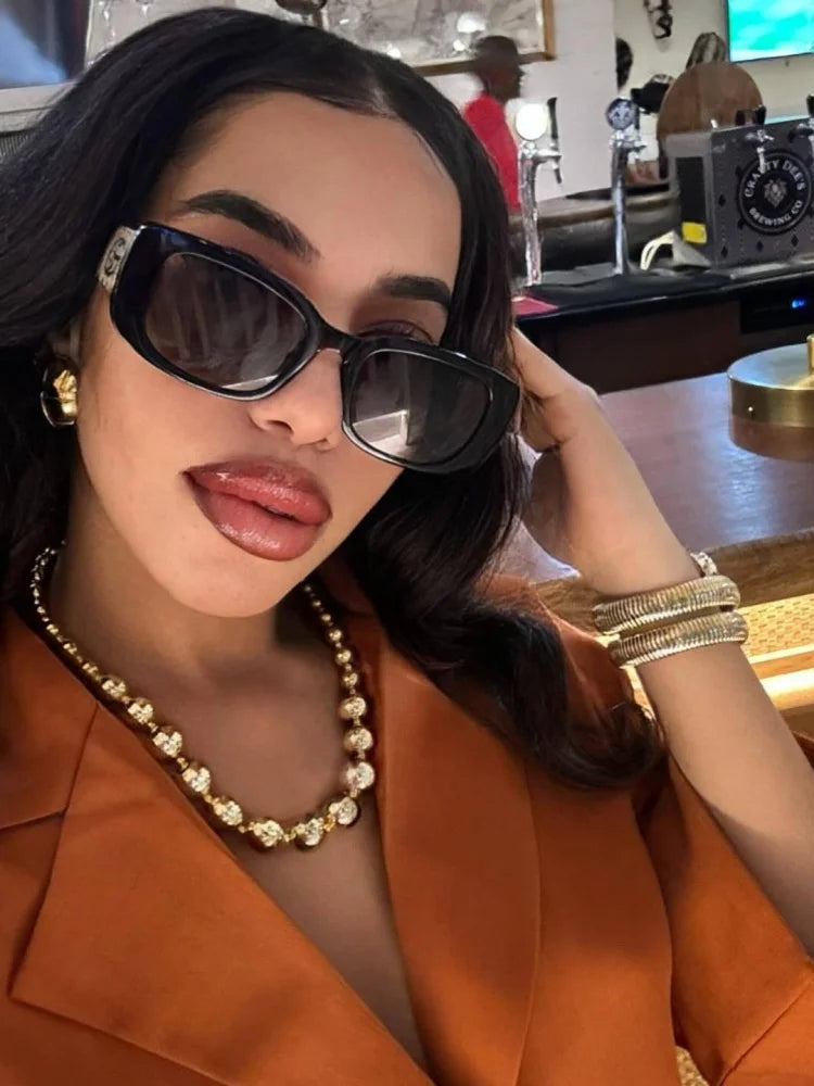 Article comforme à l'image, créez votre style en choisissant votre taille, couleur pour une satifaction parfaite!