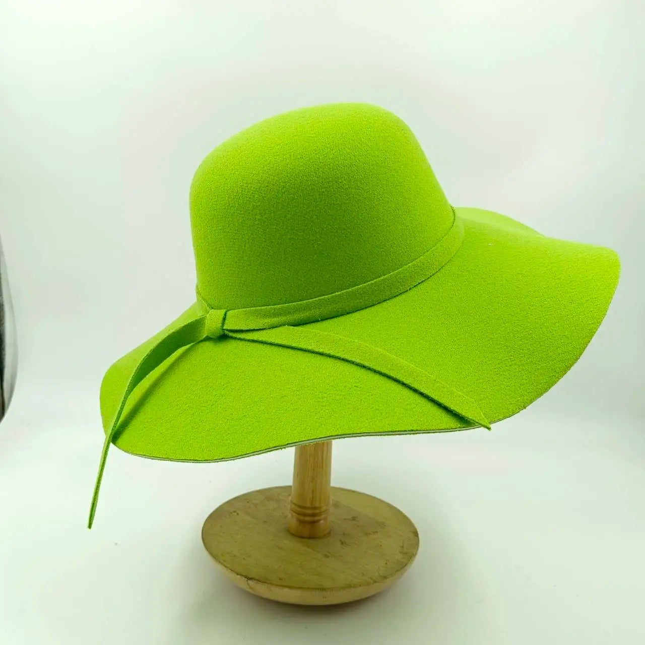 Article comforme à l'image, créez votre style en choisissant votre taille, couleur pour une satifaction parfaite!