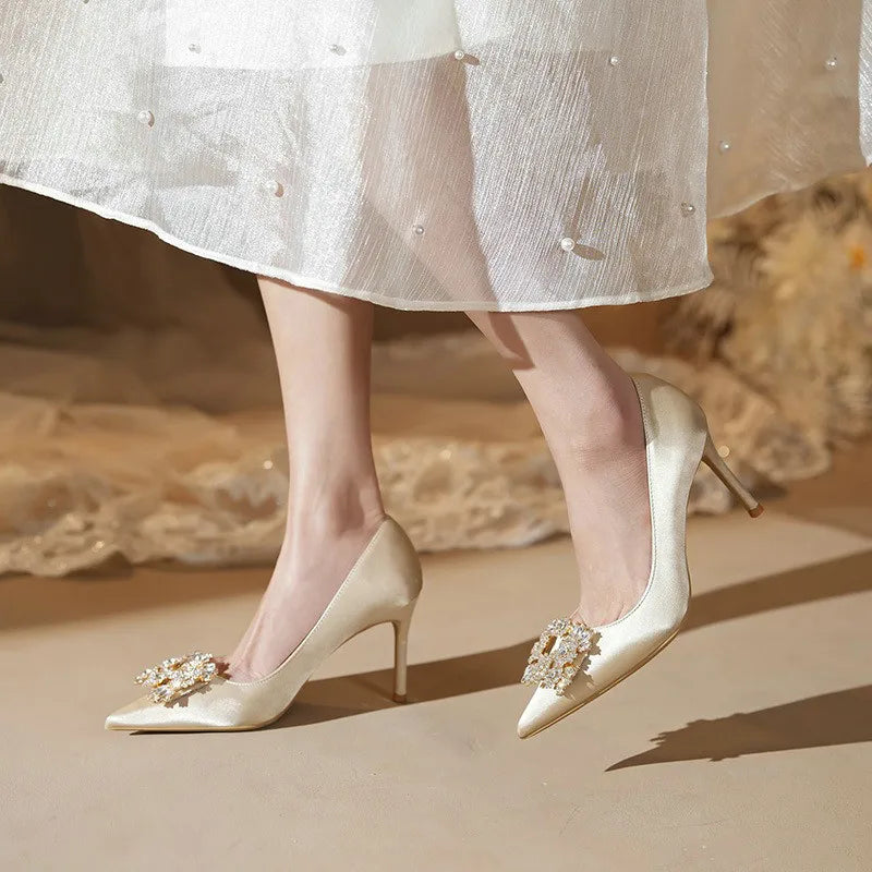 Article comforme à l'image, créez votre style en choisissant votre taille, couleur pour une satifaction parfaite!