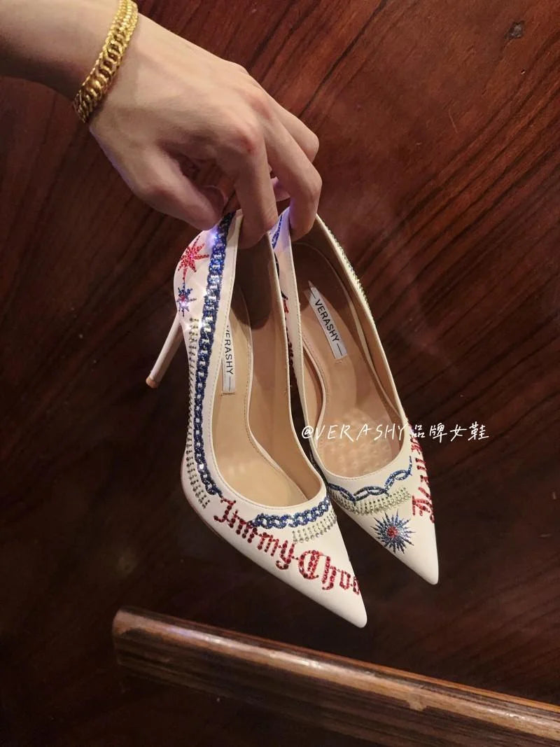 Article comforme à l'image, créez votre style en choisissant votre taille, couleur pour une satifaction parfaite!