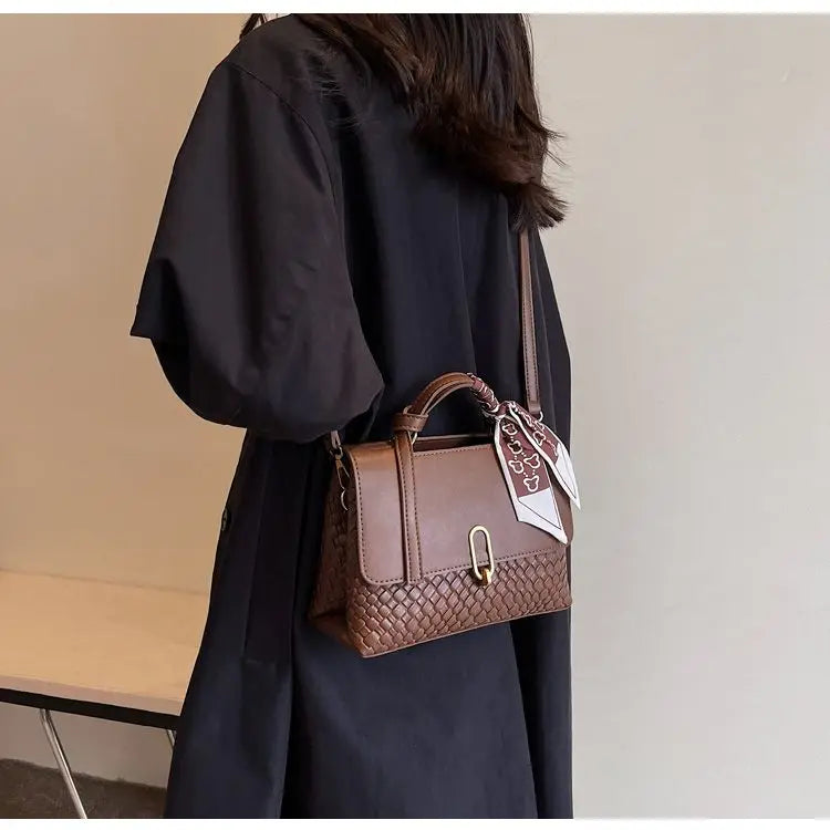 Article comforme à l'image, créez votre style en choisissant votre taille, couleur pour une satifaction parfaite!