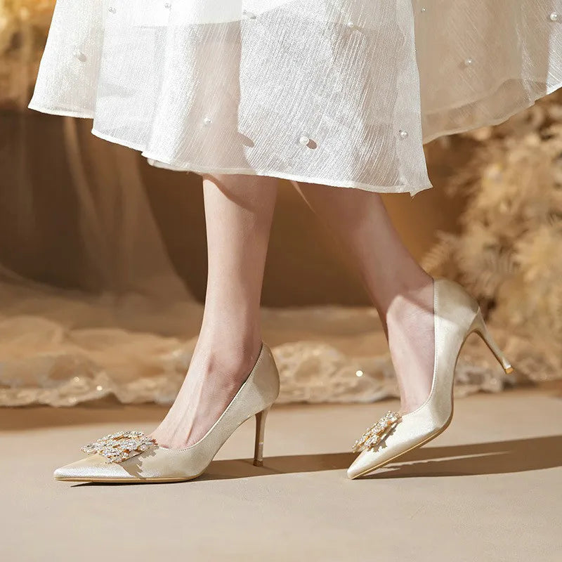 Article comforme à l'image, créez votre style en choisissant votre taille, couleur pour une satifaction parfaite!